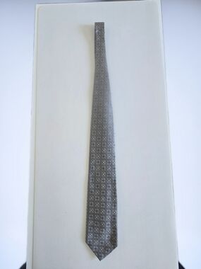 Men's Gray Patterned Silk Tie - By Robert Talbott